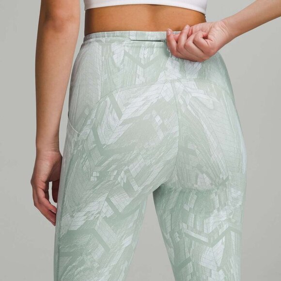 Lululemon Swift Speed High-Rise Tight 28" Reverberate Chevron Size 4 - Picture 2 of 8